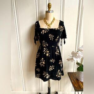 American Eagle Outfitters Black Dress With Flowers size XS